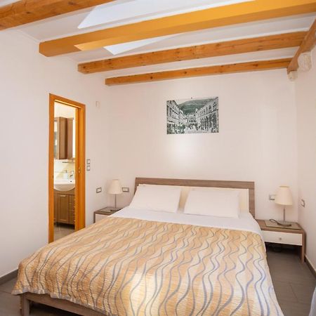 Apartments Espana 2 ดูบรอฟนิก ภายนอก รูปภาพ